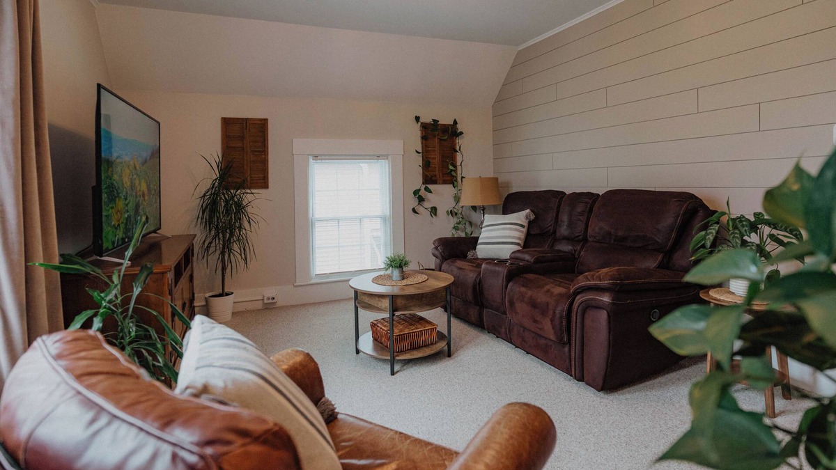 Greenfield House | Lovely 2nd Floor Apartment