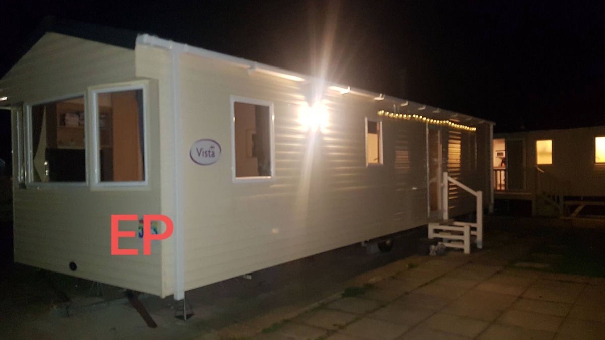 Towyn Apartment | Lovely 3-Bed caravan in towyn
