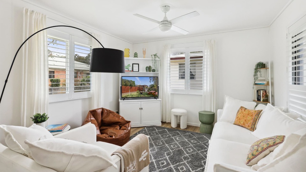 Ferny Grove House | Lovely 3-Bed Family Home with Spacious Backyard