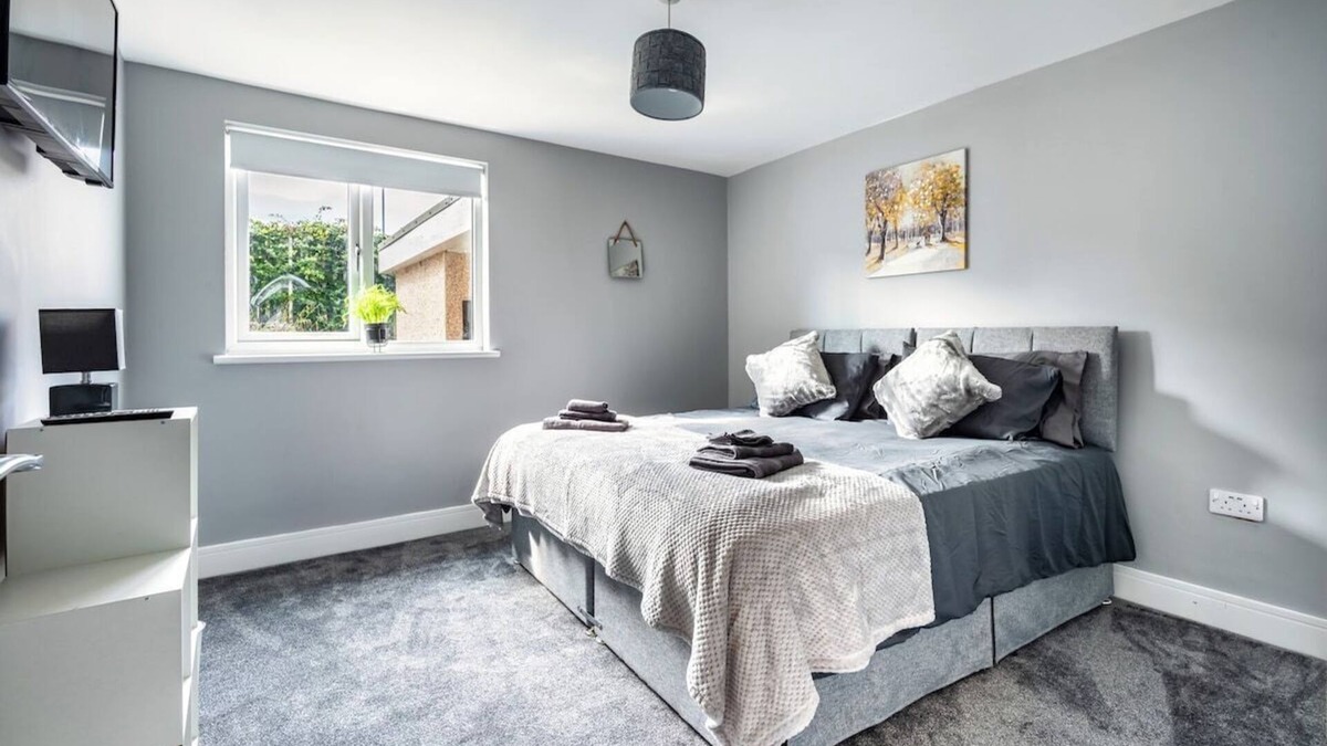 East Kilbride Apartment | Lovely 3 bed flat in E. Kilbride