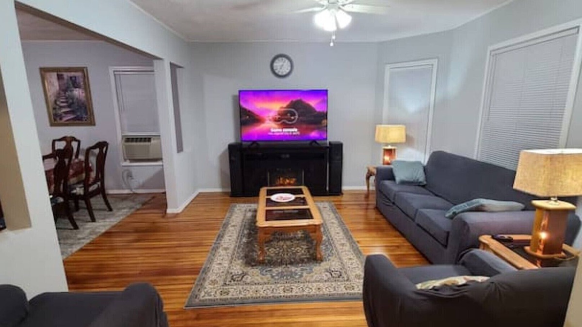 Schenectady Apartment | lovely 3 bedroom apartment with indoor electric fireplace.