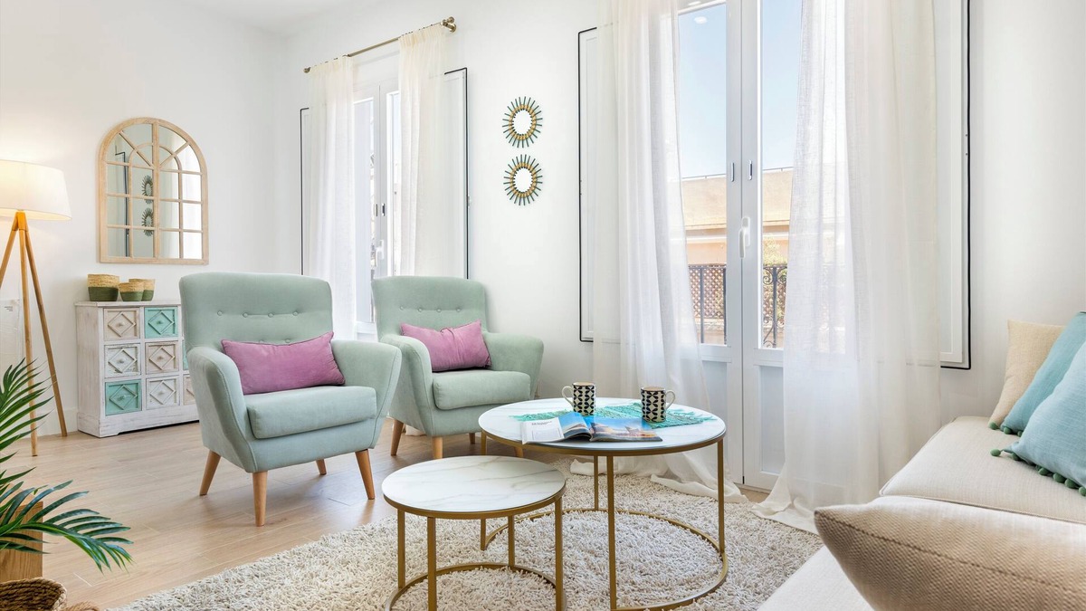 San Vicente Apartment | Lovely 3-bedroom apartment near Alameda. Juan Rabadan I