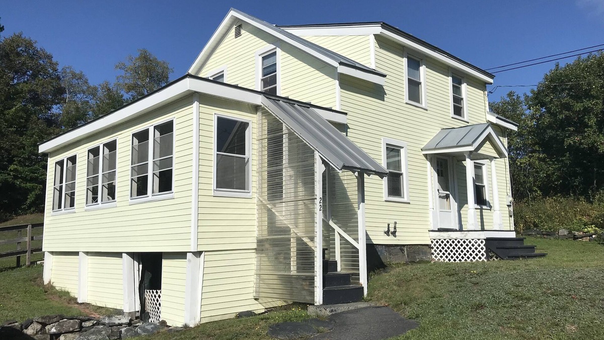 Greenville House | Lovely 3 Bedroom Home Located Close To Town