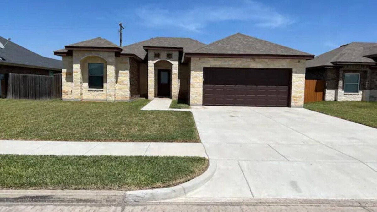 Harlingen House | Lovely 3-Bedroom Home In Heart of Harlingen
