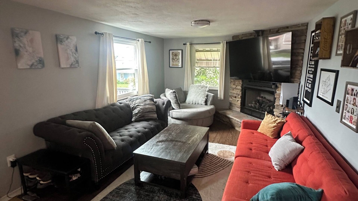 New Kensington House | Lovely 3-bedroom house in New Kensington. 10 minutes from Oakmont Country Club