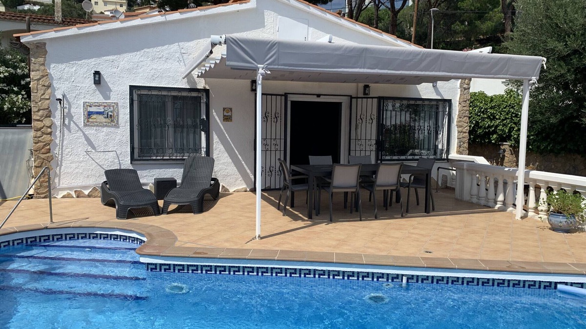 El Mas Fumats Villa | lovely 3 bedroom villa with private pool