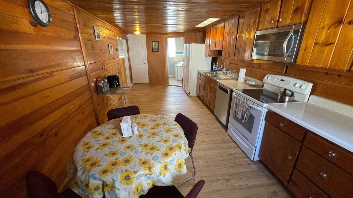 Limestone Apartment | Lovely 3 Br, Outdoorsman's Haven, Sled Access/ATV