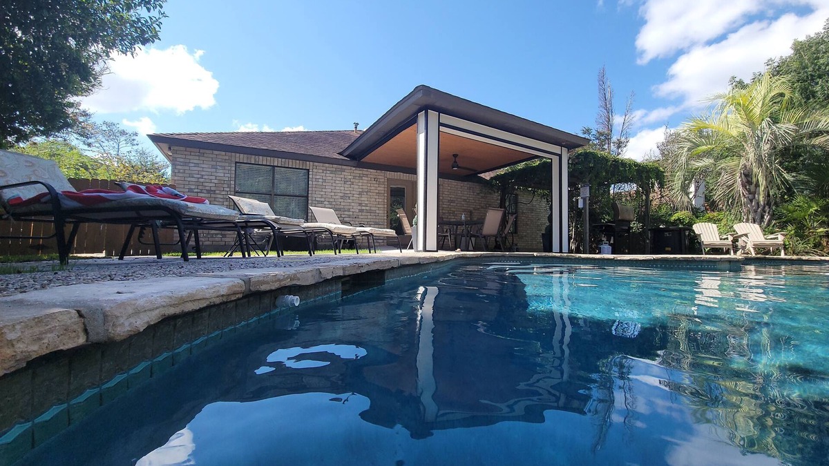 Stone Oak House | Lovely 4 bedroom home, with pool , heating pool is 45$ a day extra on request
