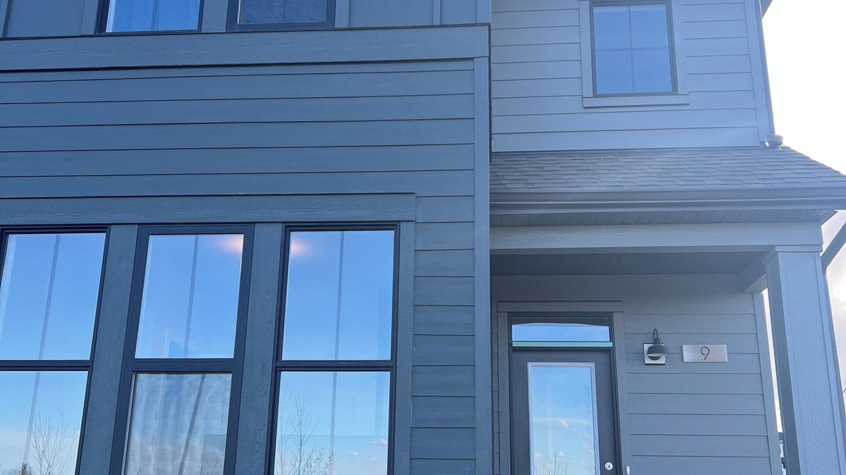 Southwest Calgary House | Lovely 4 Bedroom House