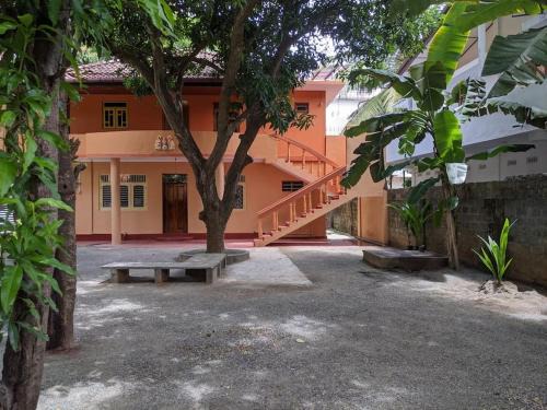Nallur Apartment | Lovely 4 bedroom top floor home in Kokkuvil East