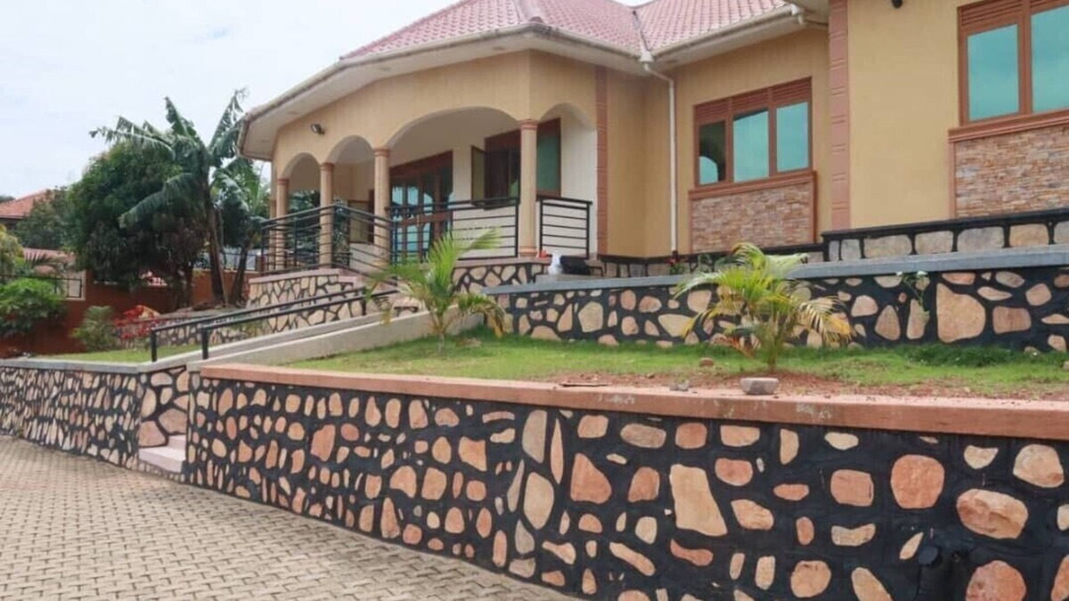 Kampala House | Lovely 5-Bed House in Ndejje Kampala