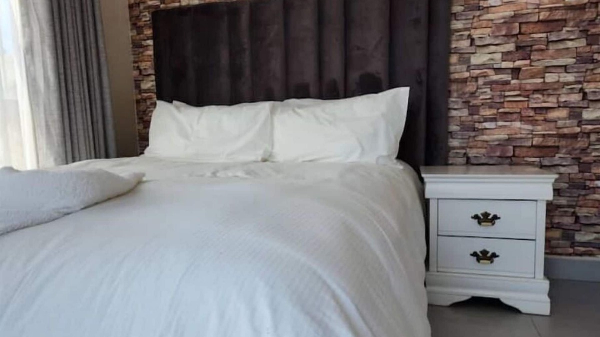 Greendale Apartment | Lovely 5 star, 6 sleeper, Luxury unit Sitari