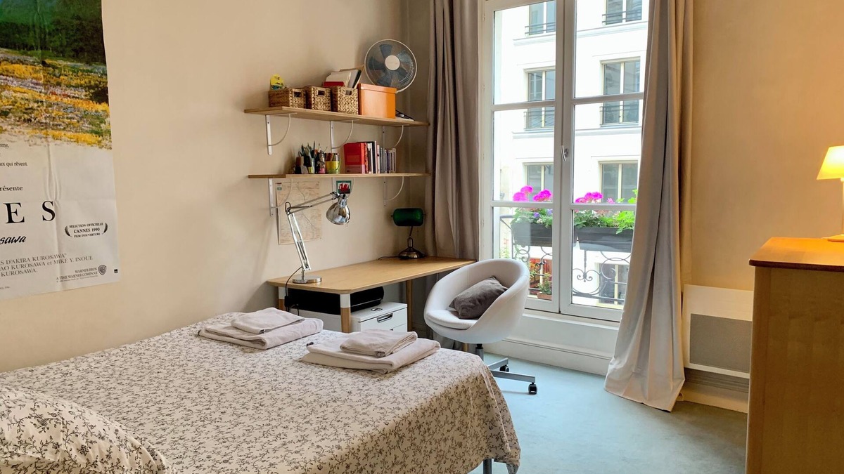 2nd Arrondissement Apartment | LOVELY 55 SQM RUE MONTMARTRE HEART OF PARIS