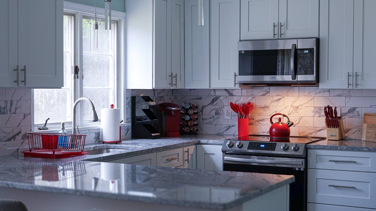 Westside Norwich House | Lovely 5br in Norwich brand new renovated with spacious yard