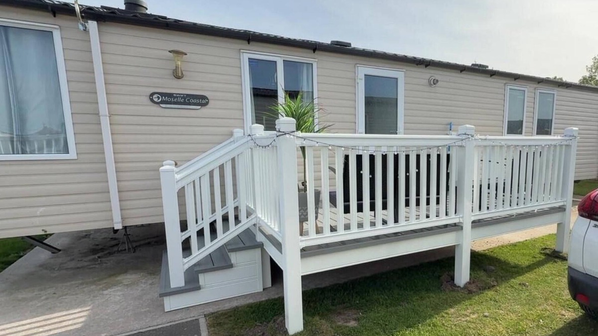 Towyn House | Lovely 6 berth caravan at Ty Mawr Holiday Park, North Wales ref 86004K