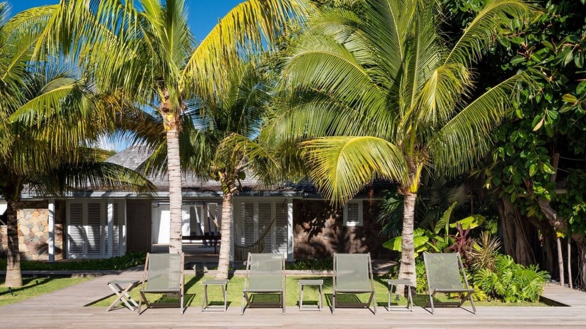 Anse de Lorient Villa | Lovely 7 BDRM Grand Mansion w Large Mirror Pool