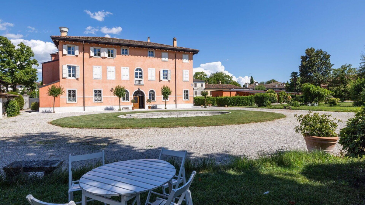 Strassoldo Apartment | Lovely apartment for 4 guests with WIFI, A/C, TV, patio and parking
