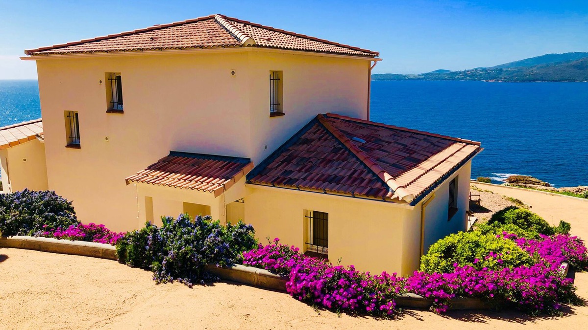 Coggia Apartment | LOVELY AIR-CONDITIONED STUDIO FOR 2 PEOPLE SUPERB VIEW OF THE GULF & BEACH IN SAGONE