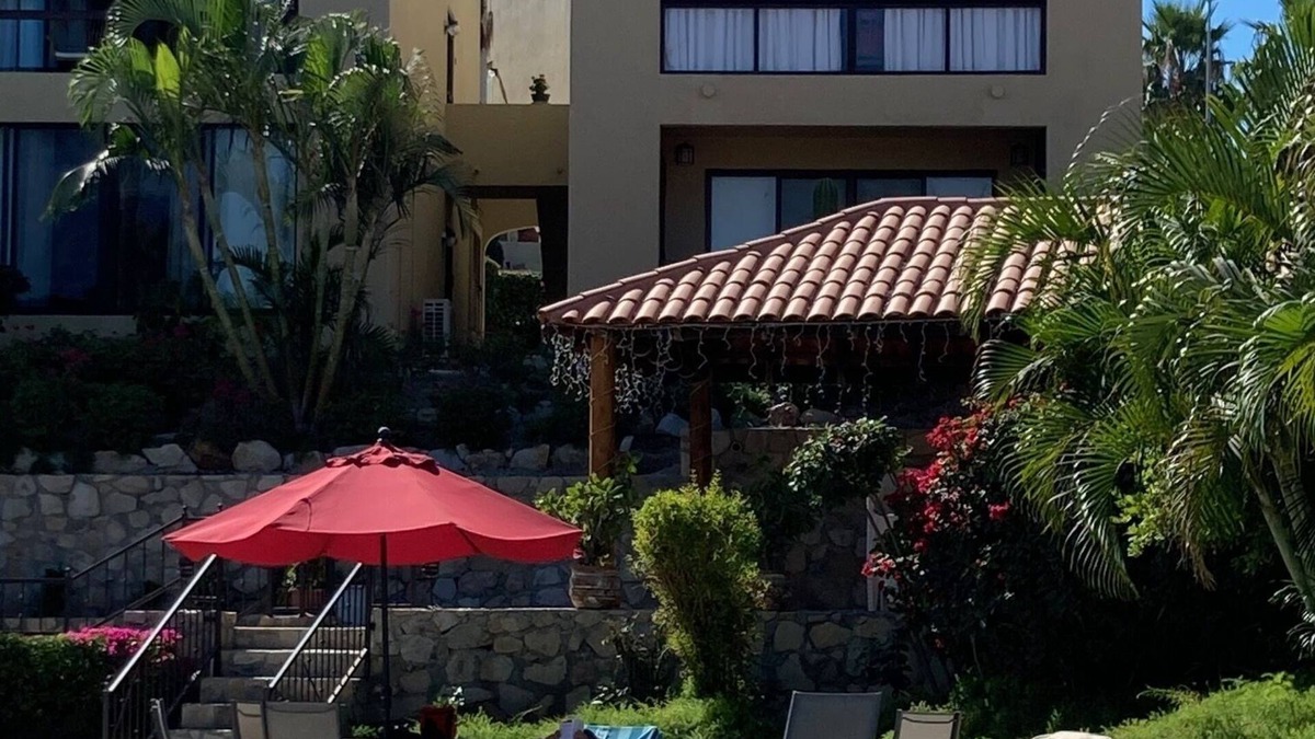 Downtown San Jose del Cabo Condo | Lovely and Bright One Bedroom 700 Sq Foot Condo ready for your next vacation!