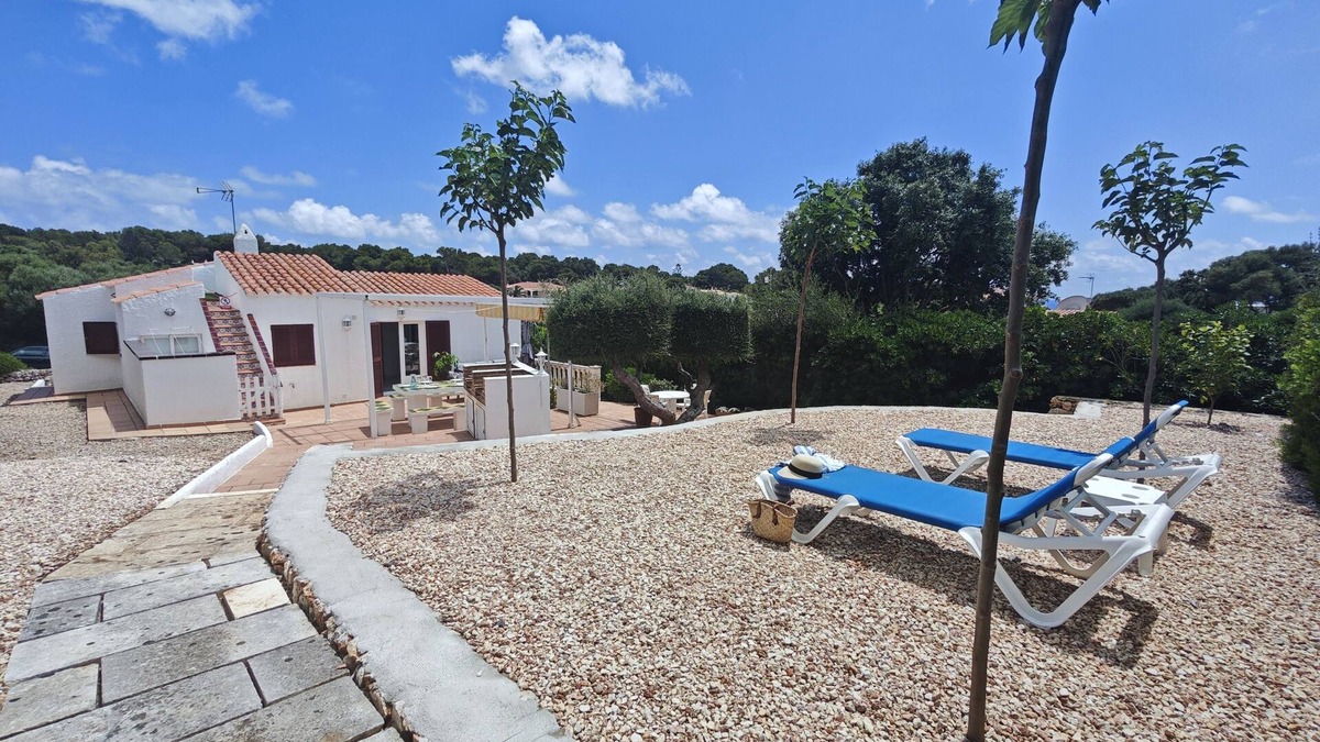 Binibeca Villa | Lovely and Quiet Villa Near Binibeca Beach