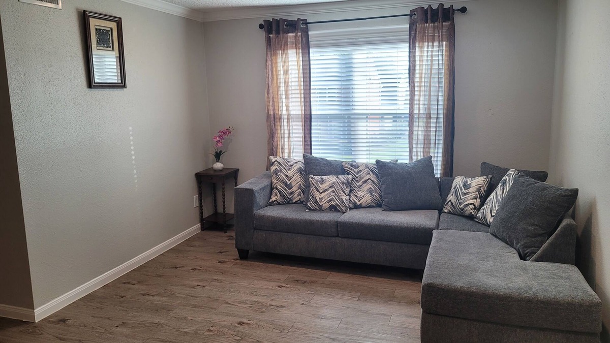 Spring Branch West Apartment | Lovely and Spacious one bedroom rental