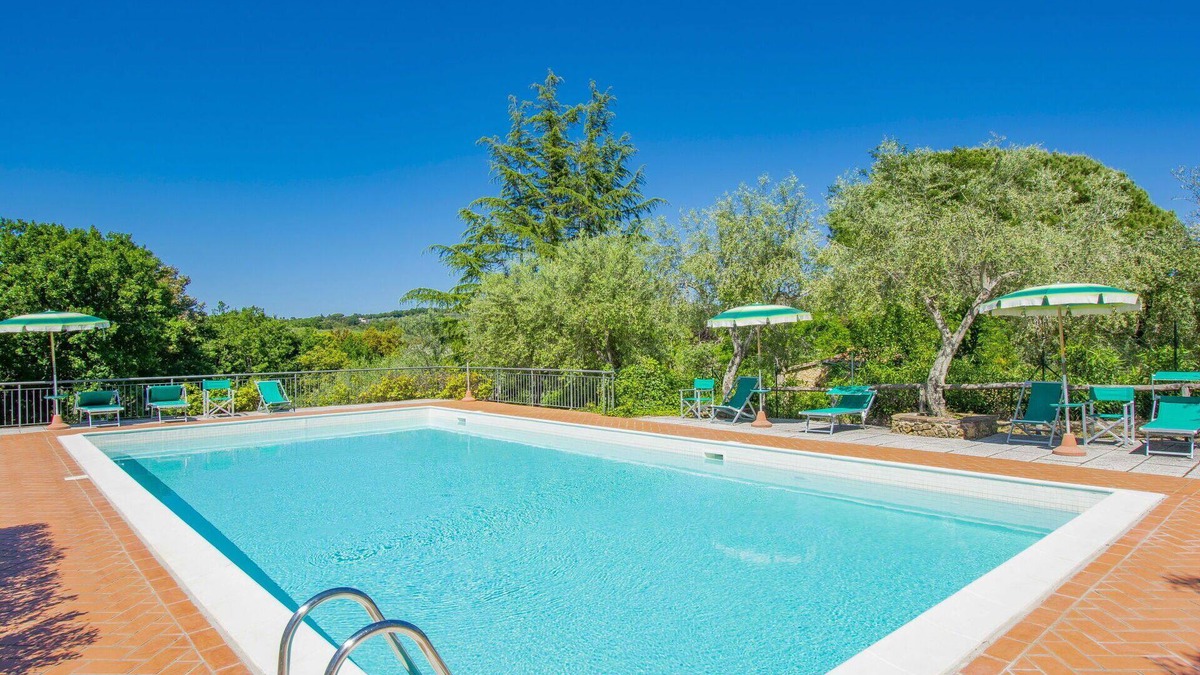 Casale Marittimo Apartment | Lovely apartment for 6 people with pool, WIFI, TV, patio, pets allowed and parking