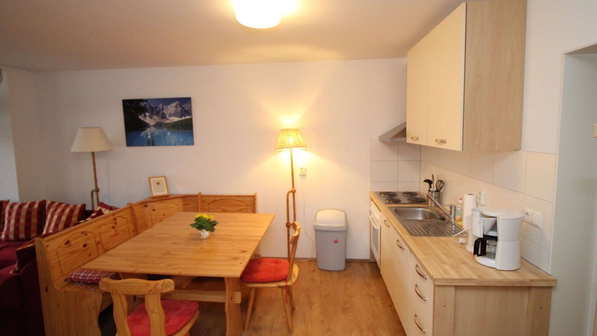 Muhldorf Apartment | Lovely apartment for 8 guests with WIFI, TV, balcony and parking