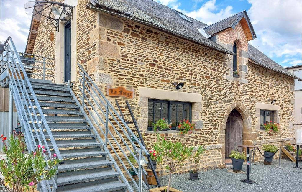 Neuilly-le-Vendin Apartment | Lovely Apartment In Neuilly Le Vendin