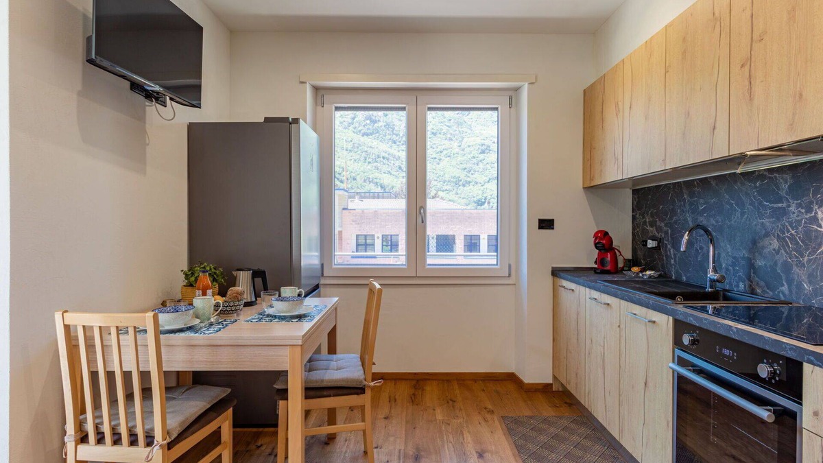Samolaco Apartment | Lovely apartment for 3 people with WIFI, A/C and balcony