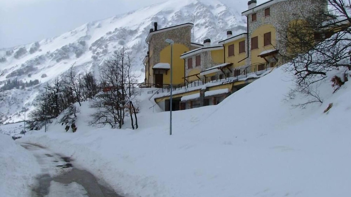 Rocca di Cambio Apartment | Lovely apartment in the Cerri area