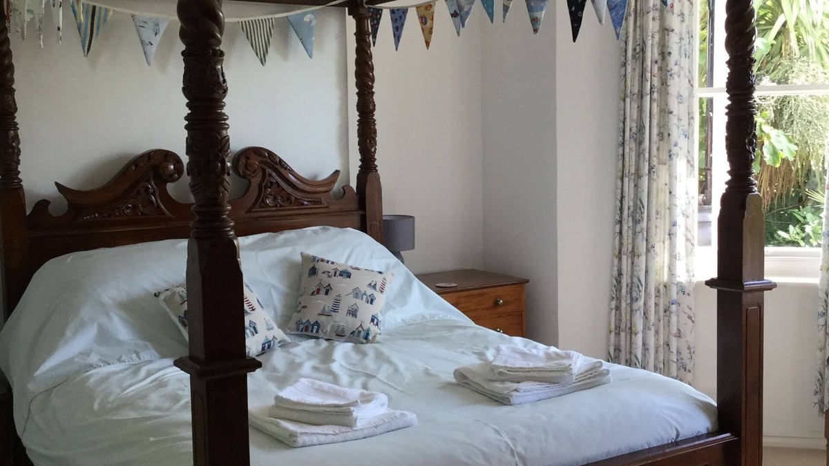 Hastings Apartment | Lovely Apartment above Hastings Old Town