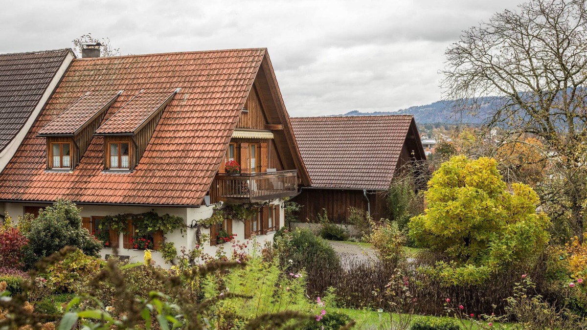 Aschach Apartment | Lovely Apartment ‘Apfelblüte’ on Farm House with Balcony and Mountain View