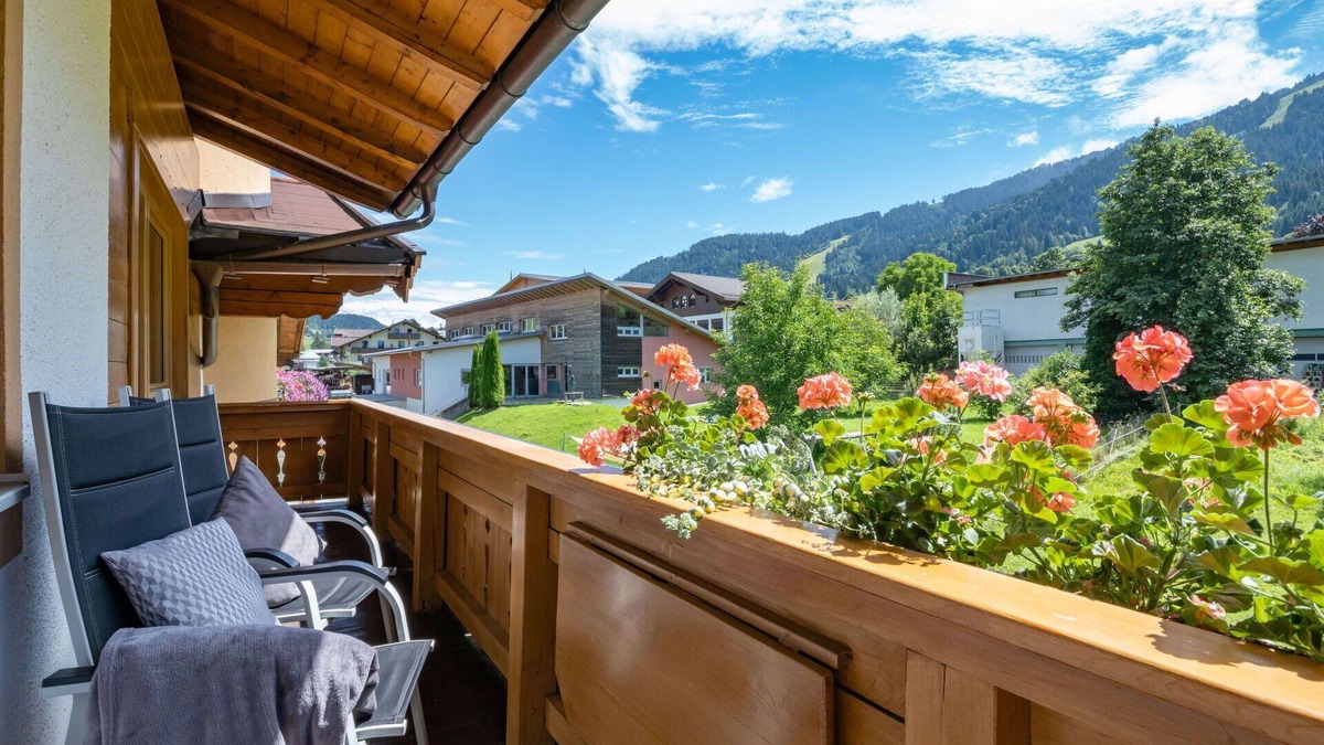 Niederau Apartment | Lovely apartment for 7 people with WIFI, TV and balcony