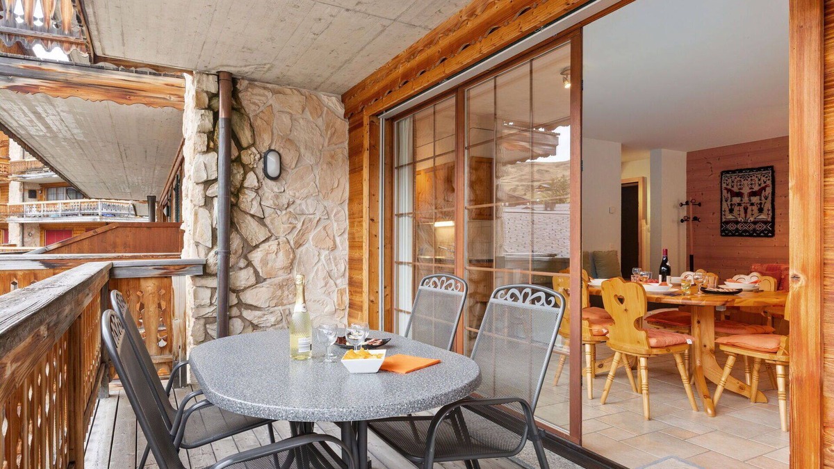 Val d'Illiez Apartment | Lovely apartment for 4 people with WIFI, TV, balcony and pets allowed
