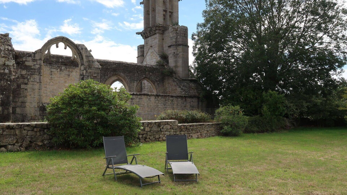 Pont-l'Abbe Apartment | Lovely apartment for 4 guests with WIFI, TV and terrace