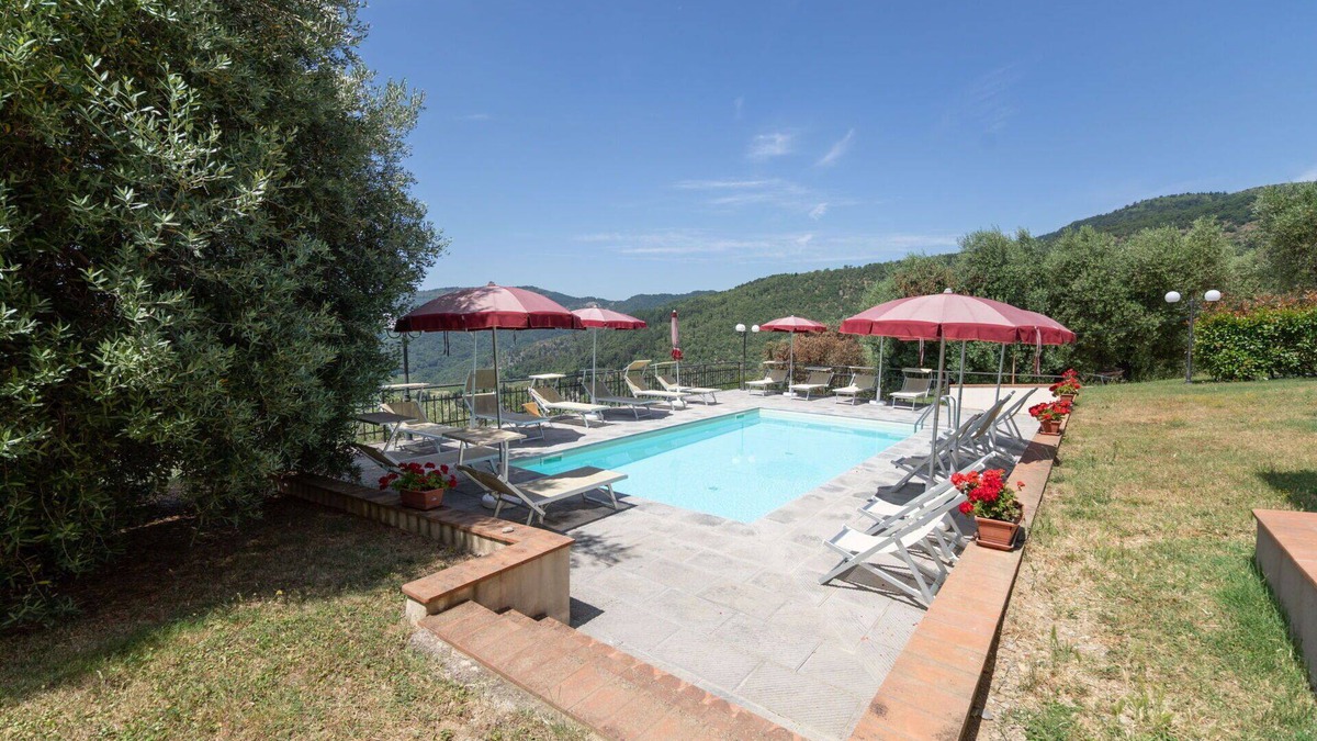 Montebonello Apartment | Lovely apartment for 4 guests with A/C, pool, WIFI, TV, pets allowed, panoramic view and parking