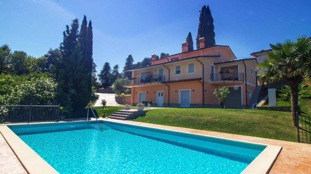 Brda Apartment | Lovely apartment for 5 people with A/C, pool, WIFI, TV, patio, panoramic view and parking