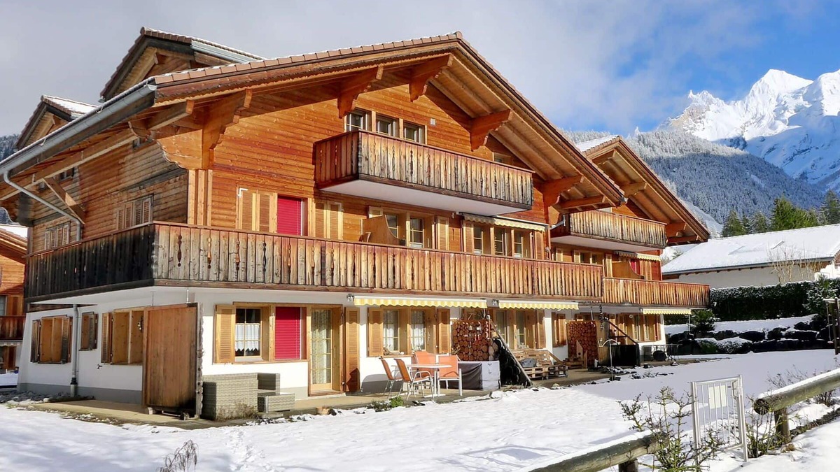 Kandersteg Apartment | Lovely apartment for 4 guests with WIFI, TV, terrace, panoramic view and parking