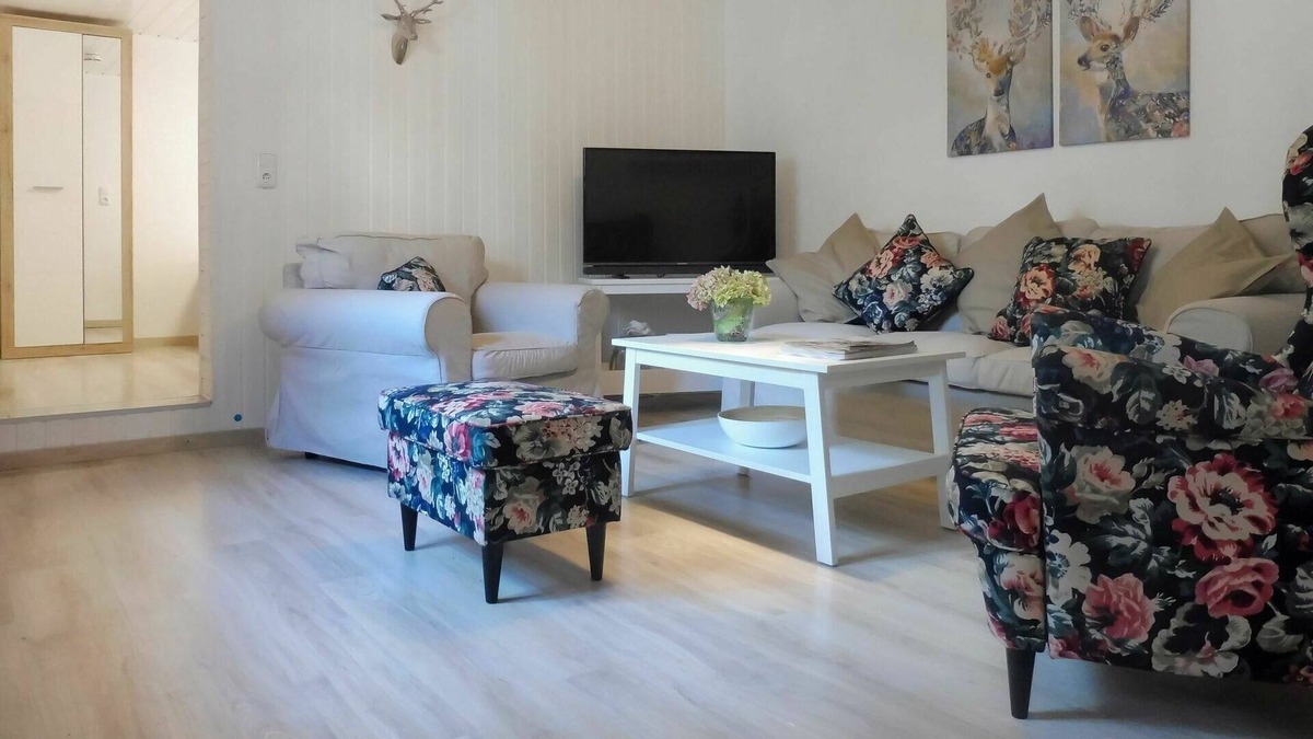 Steinhorst Apartment | Lovely apartment for 4 guests with WIFI, TV, terrace, pets allowed and parking