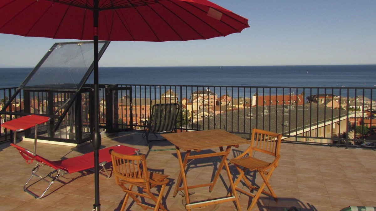 Laigueglia Apartment | Lovely apartment for 6 people with WIFI, A/C, terrace, pets allowed, panoramic view and parking