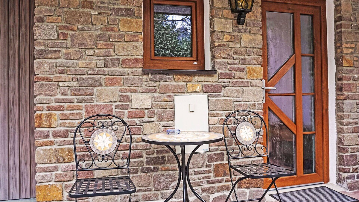 Imst Apartment | Lovely apartment for 2 people with WIFI, TV and patio