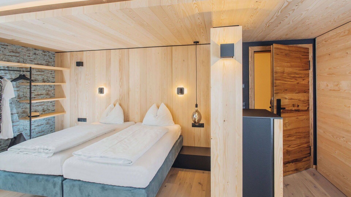 Stams Apartment | Lovely apartment for 3 people with WIFI, terrace and parking
