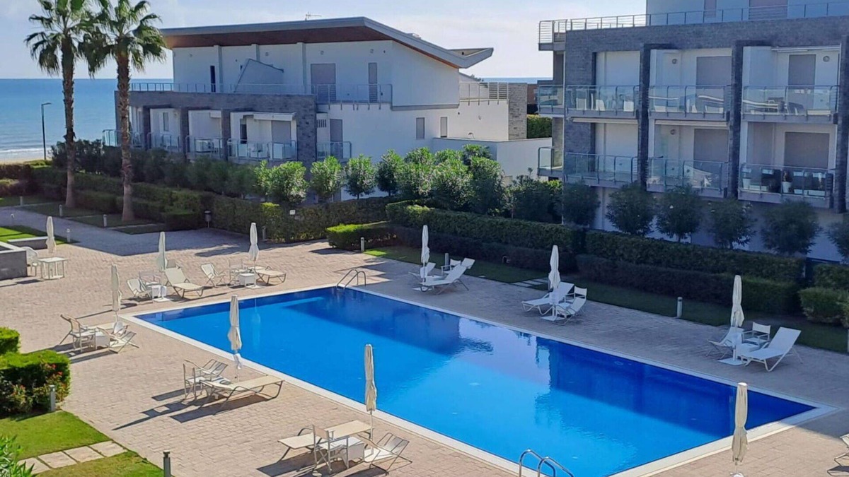 Silvi Marina Apartment | Lovely apartment for 4 guests with A/C, WIFI, pool, TV, terrace, pets allowed and parking