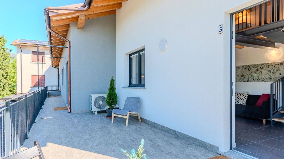 Dervio Apartment | Lovely apartment for 4 people with WIFI, A/C, pool, TV, patio, panoramic view and parking