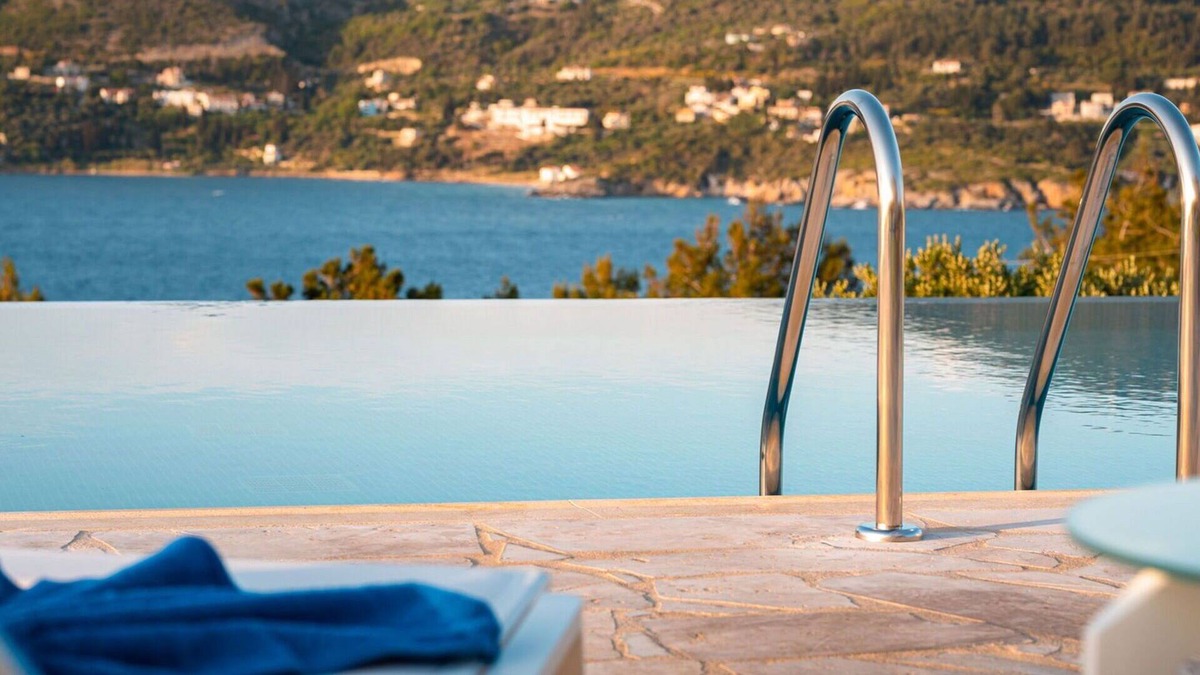 Samos Apartment | Lovely apartment for 4 people with pool, WIFI, A/C, TV, balcony, panoramic view and parking