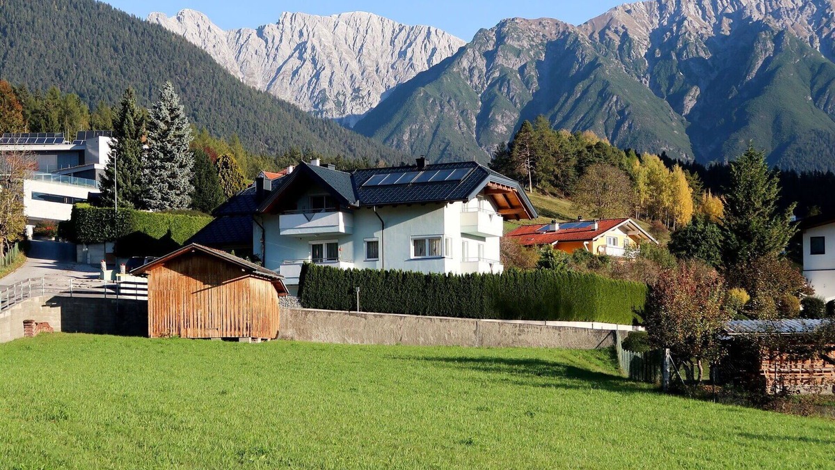 Imst Apartment | Lovely apartment for 4 people with WIFI, TV, terrace and parking