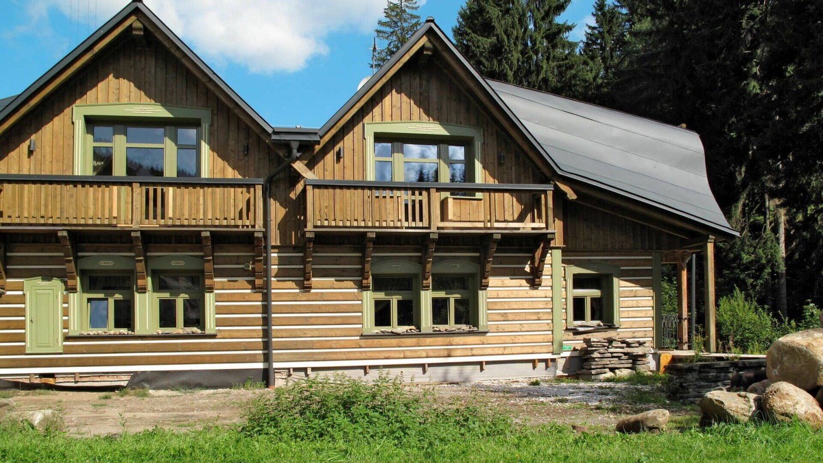 Pec pod Snezkou Apartment | Lovely apartment for 5 guests with WIFI, TV, balcony, pets allowed and parking