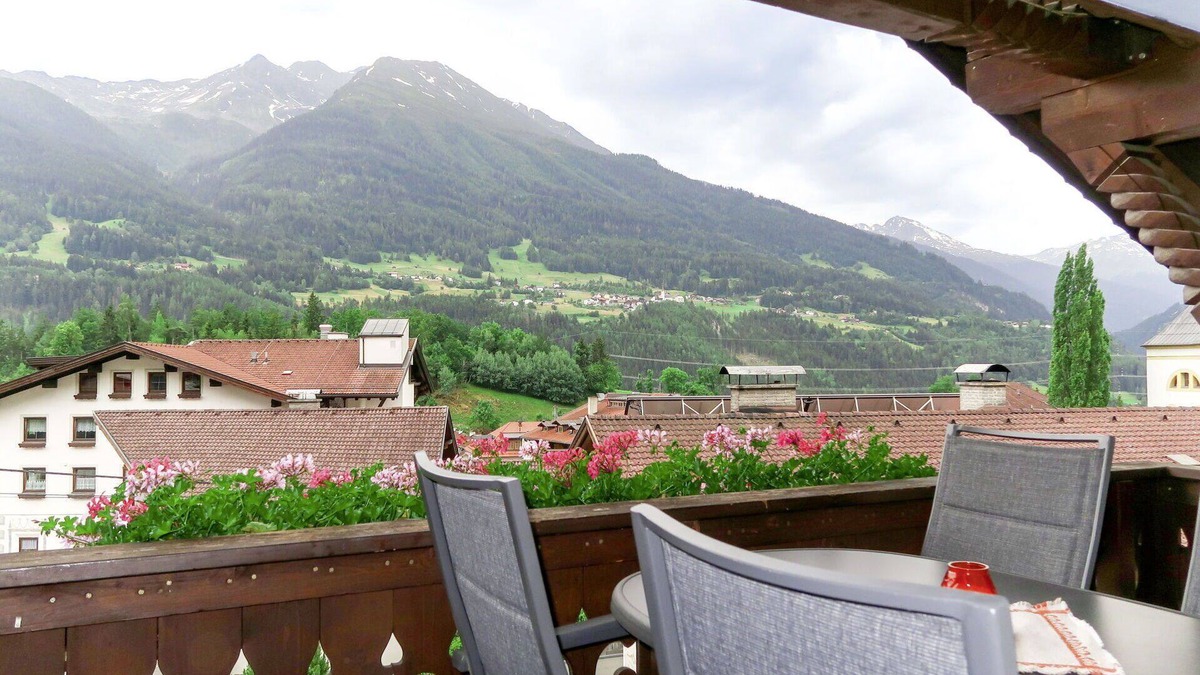 Grins Apartment | Lovely apartment for 5 guests with WIFI, TV, balcony and parking