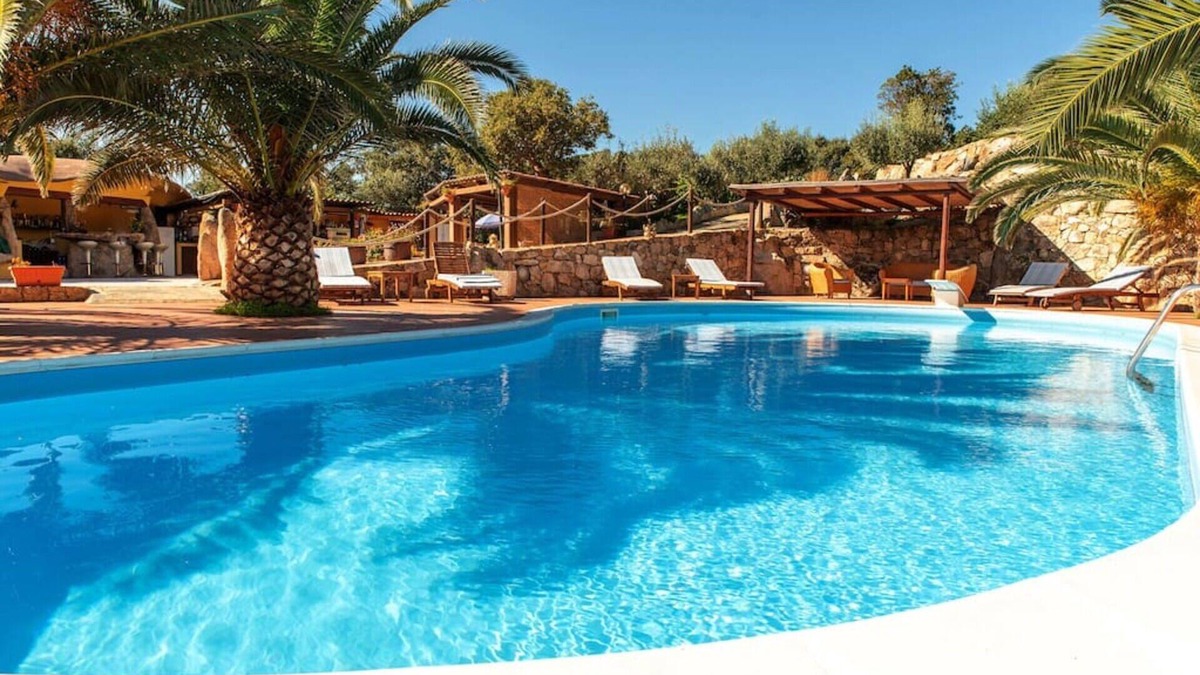 Telti Apartment | Lovely apartment for 6 guests with A/C, pool, WIFI, TV, patio, pets allowed and parking