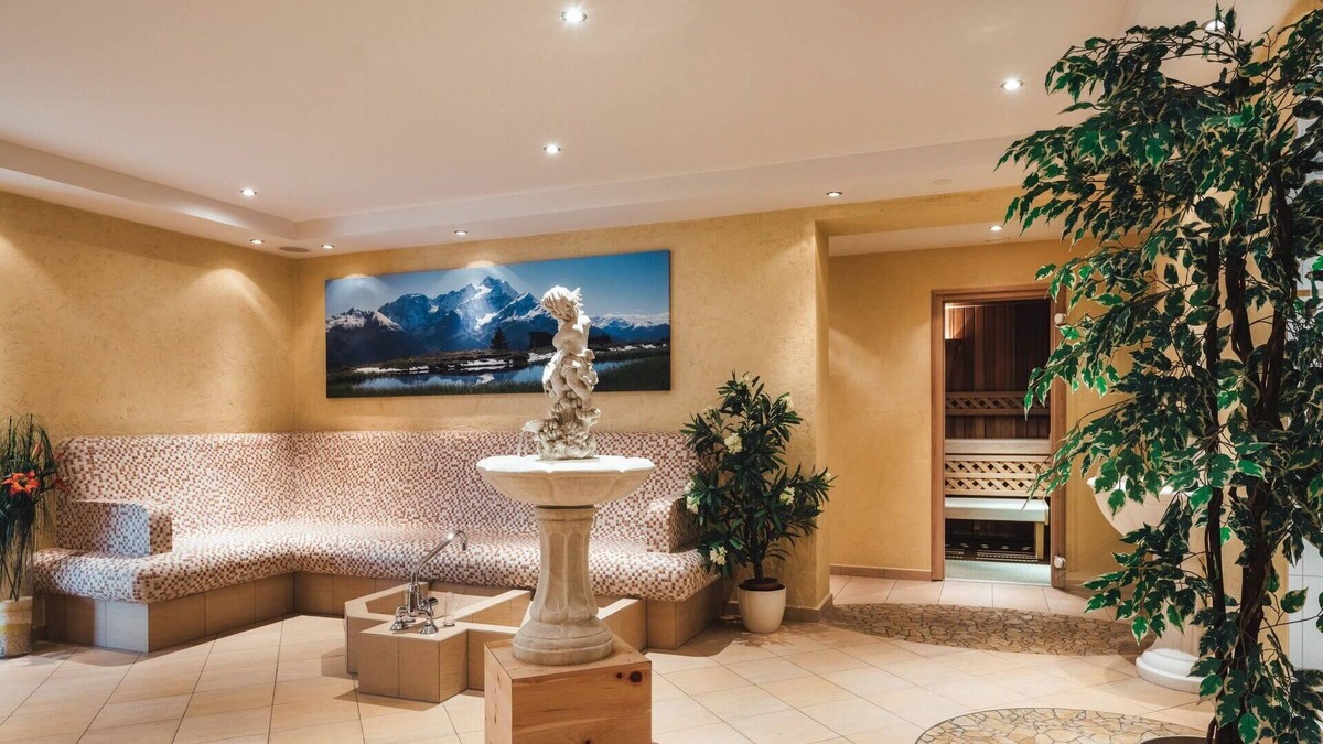 Ladis Apartment | Lovely apartment for 6 people with WIFI, TV, terrace, panoramic view and parking